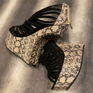 Dollhouse heelless platform shoes.